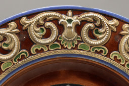 Антикварное декоративное блюдо «Царь Василий Иоаннович», майолика, гончарная мастерская при ХМП Строгановского училища, Россия, нач. 20 в.